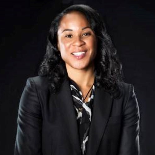 Healthy Learners awards Dawn Staley the 2016 Healthy Learners Champion for Children Award