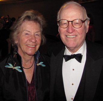 St. Vincent Charity Medical Center hosts Pizzazz fundraising event for nearly 1,000